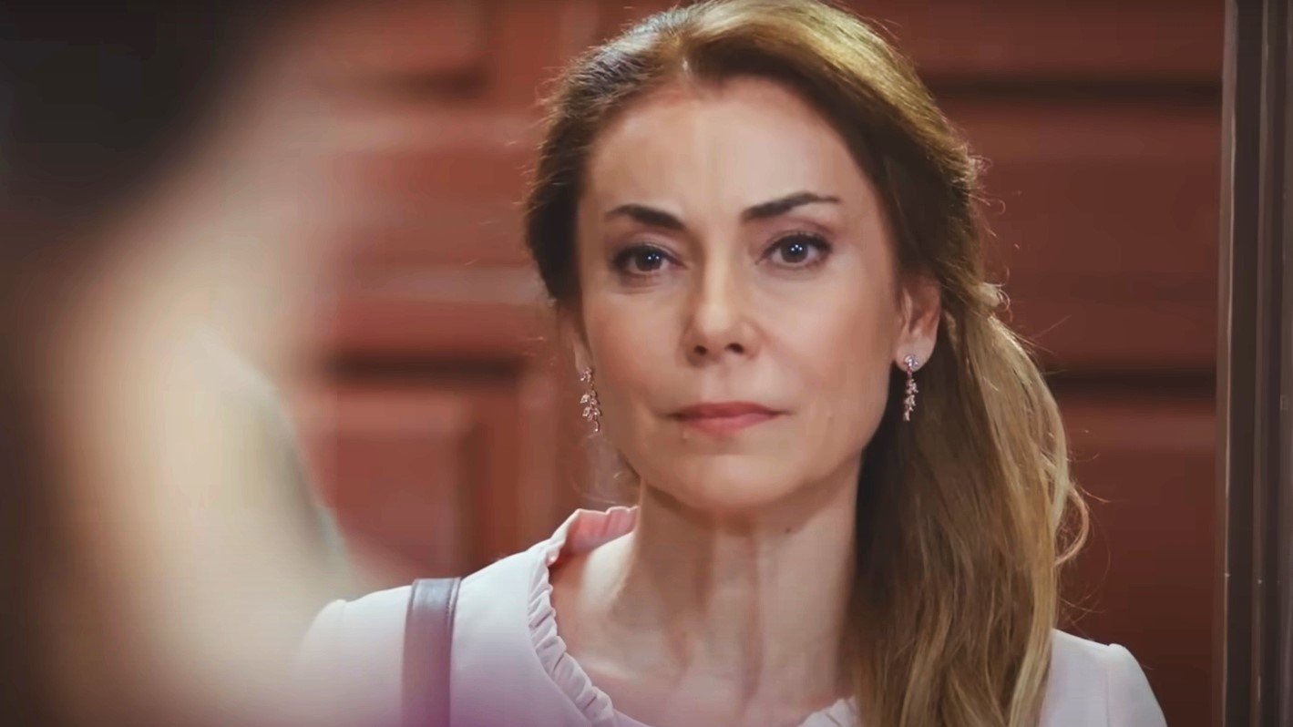 Enver affronta Sirin, Jülide Incontra Bahar, La forza di una donna - riassunto puntata 30